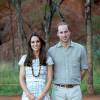 Le prince William et Kate Middleton, duchesse de Cambridge, à Uluru en Australie le 22 avril 2014 lors de leur tournée officielle en Océanie.