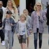 Exclusif - Naomi Watts et ses enfants Alexander et Samuel rendent visite à Liev Schreiber sur le tournage de 'Ray Donovan' à Venice, le 17 février 2016