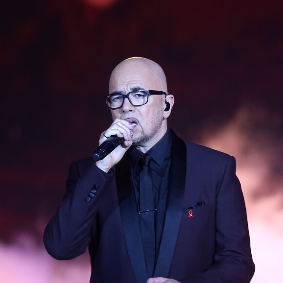 Exclusif - Pascal Obispo - Enregistrement de l'émission "Tous au Lido pour le Sidaction", qui sera diffusée le 2 avril sur France 2, à Paris. Le 21 mars 2016 © Jacovides-Moreau / Bestimage