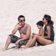 Exclusif - Halle Berry et Olivier Martinez en vacances avec leur fils Maceo et Nahla (fille de Halle Berry et Gabriel Aubry) sur une plage au Mexique. Le 22 mars 2016