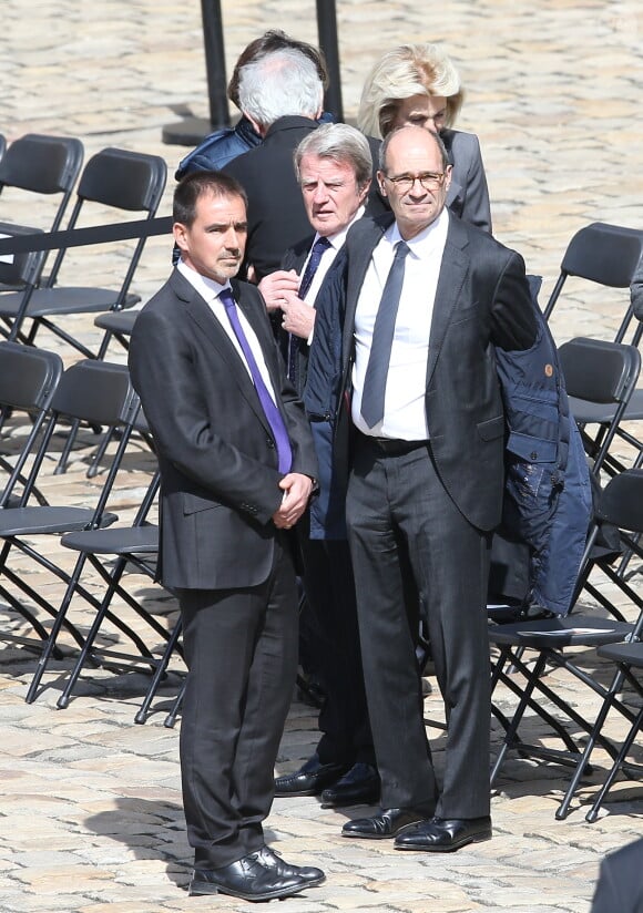 Bernard Kouchner et Eric Woerth lors des obsèques nationales d'Alain Decaux à l'Hôtel national des Invalides le 4 avril 2016. © Cyril Moreau/Bestimage