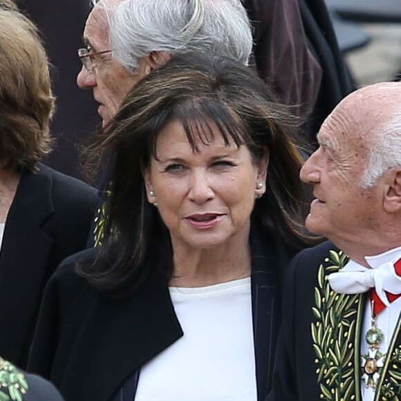 Anne Sinclair et son compagnon Pierre Nora lors des obsèques nationales d'Alain Decaux à l'Hôtel national des Invalides le 4 avril 2016. © Cyril Moreau/Bestimage