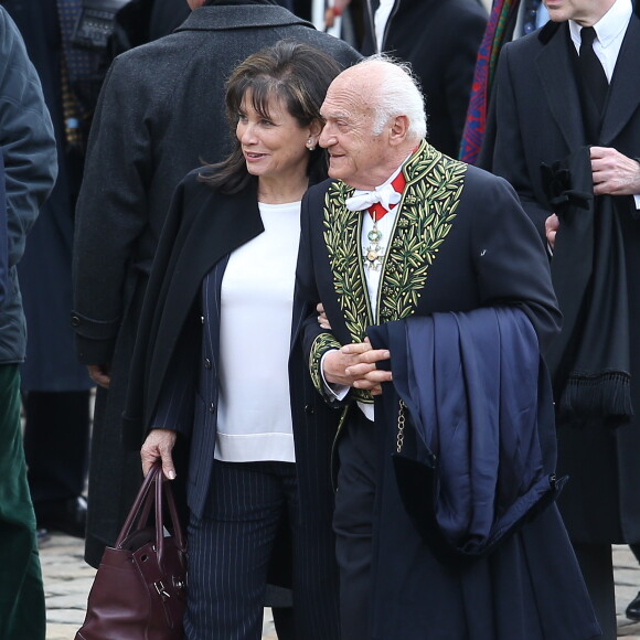 Anne Sinclair et son compagnon Pierre Nora lors des obsèques nationales d'Alain Decaux à l'Hôtel national des Invalides le 4 avril 2016. © Cyril Moreau/Bestimage