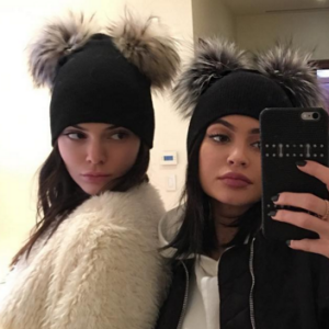 Photo de Kendall et Kylie Jenner publiée le 4 avril 2016.