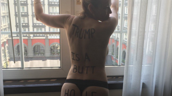 Chelsea Handler se dénude pour lyncher Donald Trump : Un message explicite