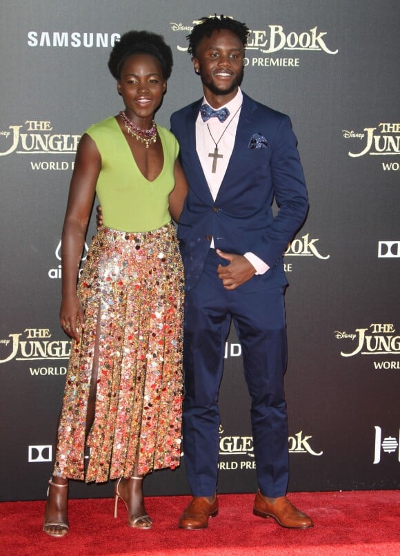 Lupita Nyong'o et son frère Peter - Première du film "Le Livre de la Jungle" au El Capitan Theatre à Hollywood le 4 avril 2016.
