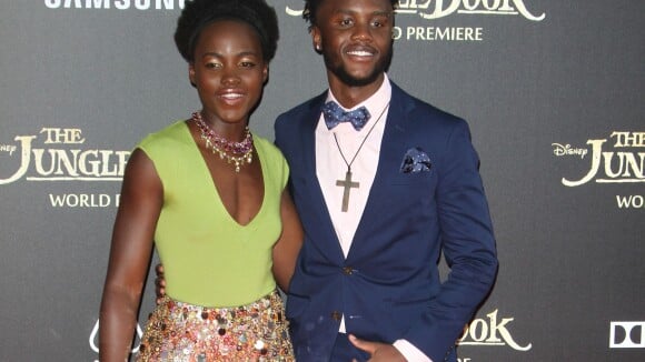 Lupita Nyong'o : Son petit frère Peter, beau gosse stylé, lui vole la vedette