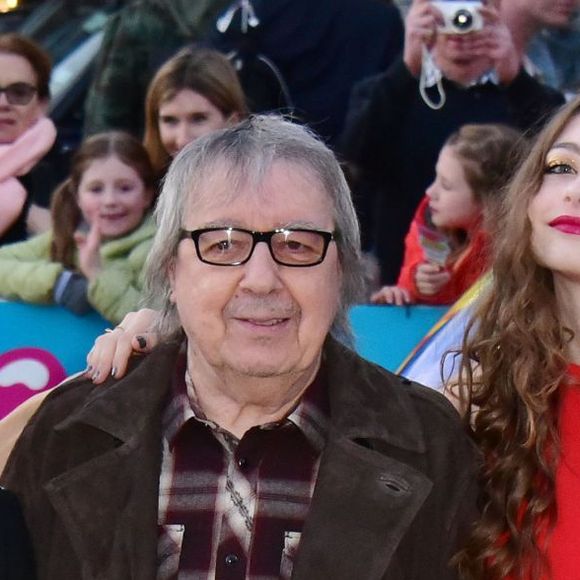 Suzanne Accosta, le femme de Bill Wyman, Bill Wyman et leurs filles Jessica, Matilda et Katherine au vernissage de l'exposition "Exhibitionism" consacrée aux Rolling Stones à la Saatchi Gallery de Londres le 4 avril 2016. © CPA / Bestimage