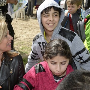 Valérie Trierweiler passe la journée à Marseille auprès des enfants avec le Secours Populaire, le 6 avril 2016. Ils ont fait une chasse aux oeufs, des dessins et même un Flash mob. Valérie Trierweiler a participé à toutes ces activités avec le sourire. © Patrick Carpentier / Bestimage