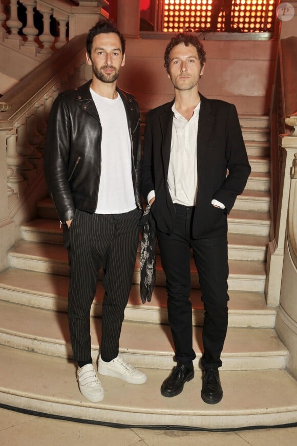 Olivier Coursier et Simon Buret (AaRON) - Vernissage de l'exposition "Fashion Forward, 3 Siècles de Mode (1715-2016)" au musée des Arts Décoratifs. Paris, le 5 avril 2016.