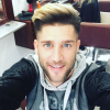 Paga des Marseillais en mode selfie.