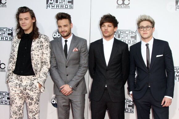 Harry Styles, Liam Payne, Louis Tomlinson, Niall Horan du groupe One Direction à La 43ème cérémonie annuelle des "American Music Awards" à Los Angeles, le 22 novembre 2015