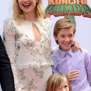 Kate Hudson et ses fils Bingham et Ryder à l'avant-première du film "Kung Fu Panda 3" le 16 janvier 2016 à Los Angeles