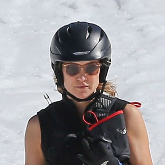 Kate Hudson en vacances au ski à Vail, dans le Colorado, le 7 avril 2016