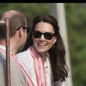 Kate Middleton et le prince William, duchesse et duc de Cambridge, ont fait un safari dans le parc Kazirangza dans l'Etat d'Assam, le 13 avril 2016, au quatrième jour de leur tournée officielle en Inde. © Stephen Lock / Zuma Press / Bestimage 