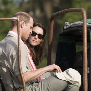 Kate Middleton et le prince William, duchesse et duc de Cambridge, ont fait un safari dans le parc Kazirangza dans l'Etat d'Assam, le 13 avril 2016, au quatrième jour de leur tournée officielle en Inde. © Stephen Lock / Zuma Press / Bestimage 