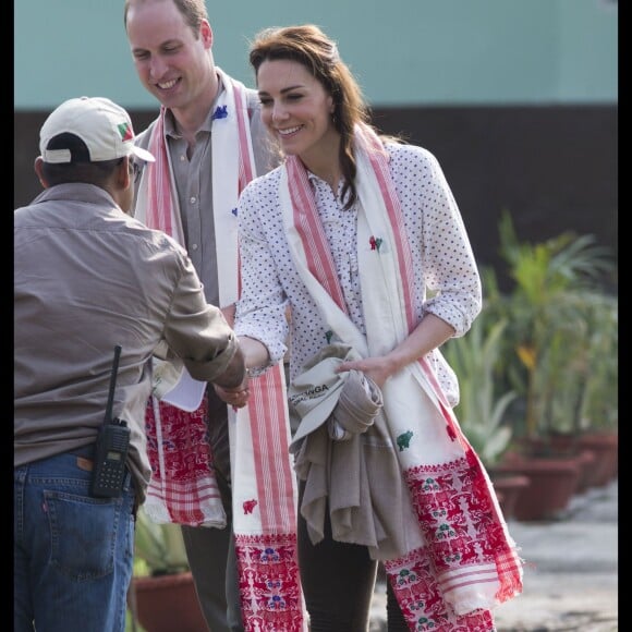 Kate Middleton et le prince William, duchesse et duc de Cambridge, ont fait un safari dans le parc Kazirangza dans l'Etat d'Assam, le 13 avril 2016, au quatrième jour de leur tournée officielle en Inde. © Stephen Lock / Zuma Press / Bestimage 