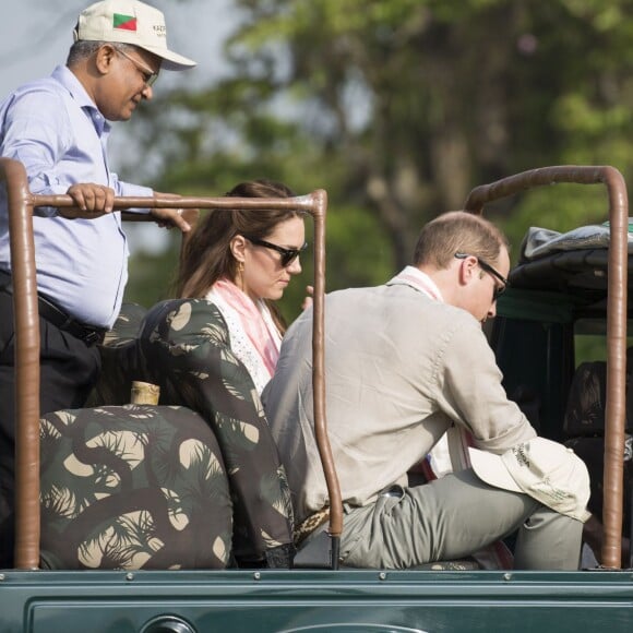 Kate Middleton et le prince William, duchesse et duc de Cambridge, ont fait un safari dans le parc Kazirangza dans l'Etat d'Assam, le 13 avril 2016, et ont rencontré des rangers pour évoquer la lutte contre le braconnage, au quatrième jour de leur tournée officielle en Inde. Les trente dernières minutes du safari se sont déroulées sans les médias et Catherine a pu s'adonner à sa passion pour la photographie.