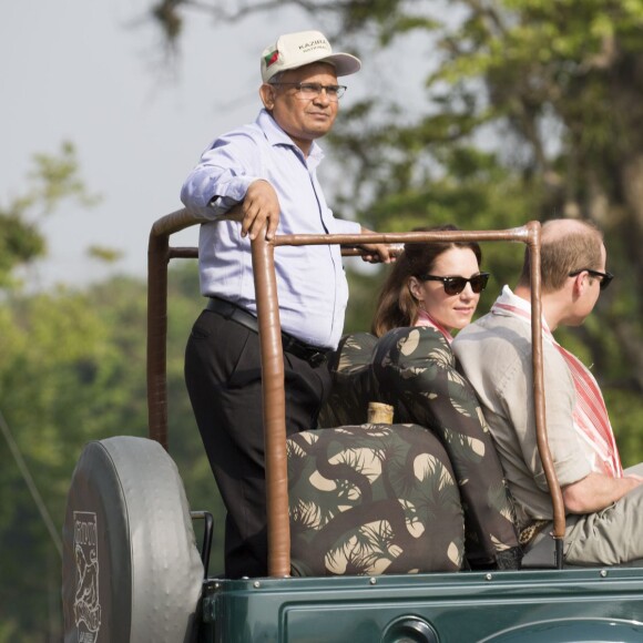 Kate Middleton et le prince William, duchesse et duc de Cambridge, ont fait un safari dans le parc Kazirangza dans l'Etat d'Assam, le 13 avril 2016, et ont rencontré des rangers pour évoquer la lutte contre le braconnage, au quatrième jour de leur tournée officielle en Inde. Les trente dernières minutes du safari se sont déroulées sans les médias et Catherine a pu s'adonner à sa passion pour la photographie.