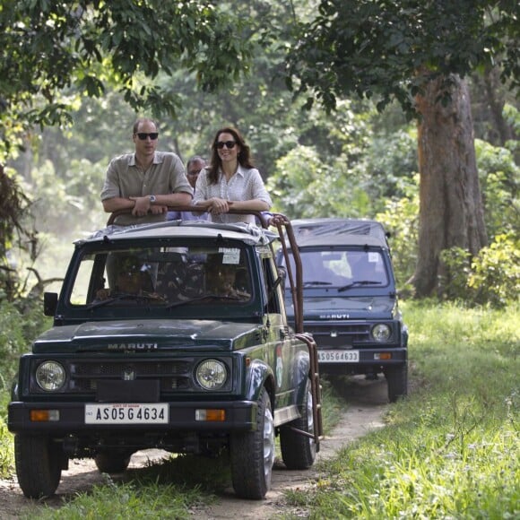 Kate Middleton et le prince William, duchesse et duc de Cambridge, ont fait un safari dans le parc Kazirangza dans l'Etat d'Assam, le 13 avril 2016, et ont rencontré des rangers pour évoquer la lutte contre le braconnage, au quatrième jour de leur tournée officielle en Inde. Les trente dernières minutes du safari se sont déroulées sans les médias et Catherine a pu s'adonner à sa passion pour la photographie.