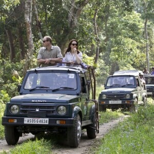 Kate Middleton et le prince William, duchesse et duc de Cambridge, ont fait un safari dans le parc Kazirangza dans l'Etat d'Assam, le 13 avril 2016, et ont rencontré des rangers pour évoquer la lutte contre le braconnage, au quatrième jour de leur tournée officielle en Inde. Les trente dernières minutes du safari se sont déroulées sans les médias et Catherine a pu s'adonner à sa passion pour la photographie.