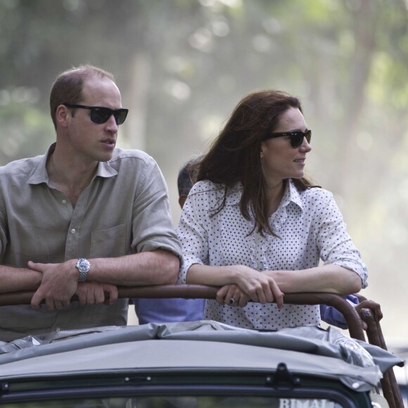 Kate Middleton et le prince William, duchesse et duc de Cambridge, ont fait un safari dans le parc Kazirangza dans l'Etat d'Assam, le 13 avril 2016, et ont rencontré des rangers pour évoquer la lutte contre le braconnage, au quatrième jour de leur tournée officielle en Inde. Les trente dernières minutes du safari se sont déroulées sans les médias et Catherine a pu s'adonner à sa passion pour la photographie.