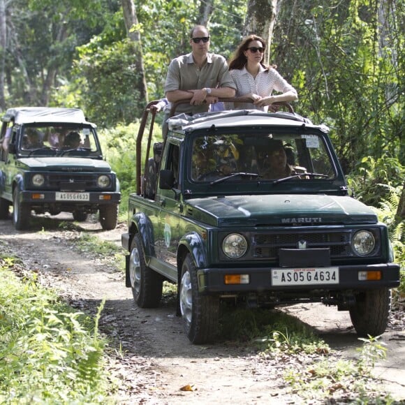 Kate Middleton et le prince William, duchesse et duc de Cambridge, ont fait un safari dans le parc Kazirangza dans l'Etat d'Assam, le 13 avril 2016, et ont rencontré des rangers pour évoquer la lutte contre le braconnage, au quatrième jour de leur tournée officielle en Inde. Les trente dernières minutes du safari se sont déroulées sans les médias et Catherine a pu s'adonner à sa passion pour la photographie.