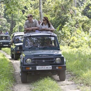 Kate Middleton et le prince William, duchesse et duc de Cambridge, ont fait un safari dans le parc Kazirangza dans l'Etat d'Assam, le 13 avril 2016, et ont rencontré des rangers pour évoquer la lutte contre le braconnage, au quatrième jour de leur tournée officielle en Inde. Les trente dernières minutes du safari se sont déroulées sans les médias et Catherine a pu s'adonner à sa passion pour la photographie.