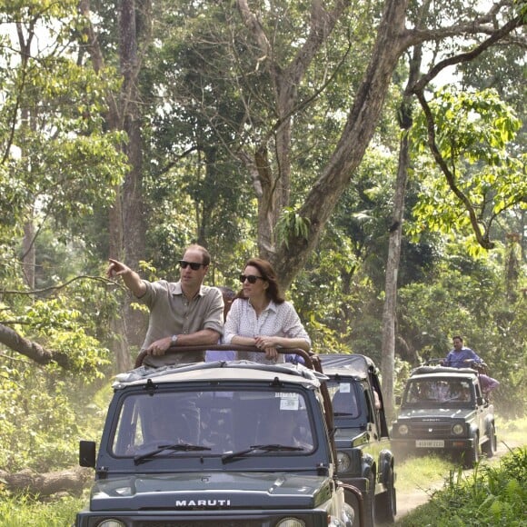 Kate Middleton et le prince William, duchesse et duc de Cambridge, ont fait un safari dans le parc Kazirangza dans l'Etat d'Assam, le 13 avril 2016, et ont rencontré des rangers pour évoquer la lutte contre le braconnage, au quatrième jour de leur tournée officielle en Inde. Les trente dernières minutes du safari se sont déroulées sans les médias et Catherine a pu s'adonner à sa passion pour la photographie.