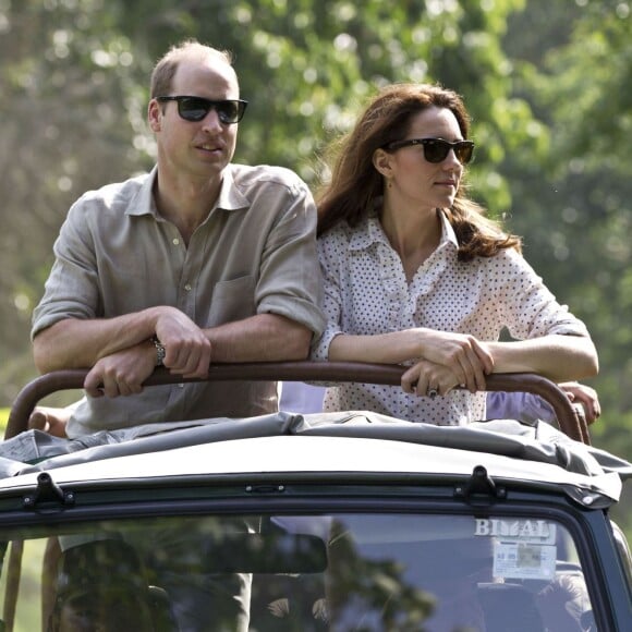 Kate Middleton et le prince William, duchesse et duc de Cambridge, ont fait un safari dans le parc Kazirangza dans l'Etat d'Assam, le 13 avril 2016, et ont rencontré des rangers pour évoquer la lutte contre le braconnage, au quatrième jour de leur tournée officielle en Inde. Les trente dernières minutes du safari se sont déroulées sans les médias et Catherine a pu s'adonner à sa passion pour la photographie.