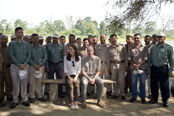 Kate Middleton et le prince William ont fait un safari dans le parc Kazirangza dans l'Etat d'Assam, le 13 avril 2016, et ont rencontré des rangers pour évoquer la lutte contre le braconnage, au quatrième jour de leur tournée officielle en Inde. Les trente dernières minutes du safari se sont déroulées sans les médias et Catherine a pu s'adonner à sa passion pour la photographie.