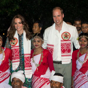 Kate Middleton et le prince William ont pris part dans la soirée du 12 avril 2016 au festival Bihu au Diphlu River Lodge dans le parc national Kaziranga, dans l'Etat d'Assam, au troisième jour de leur tournée officielle en Inde.