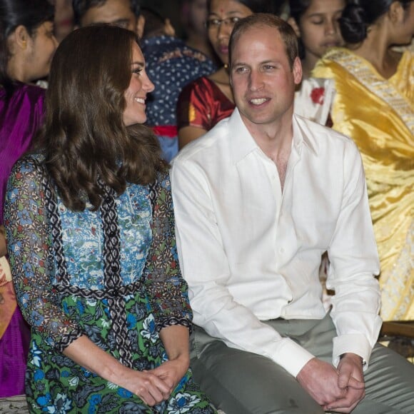 Kate Middleton et le prince William ont pris part dans la soirée du 12 avril 2016 au festival Bihu au Diphlu River Lodge dans le parc national Kaziranga, dans l'Etat d'Assam, au troisième jour de leur tournée officielle en Inde.