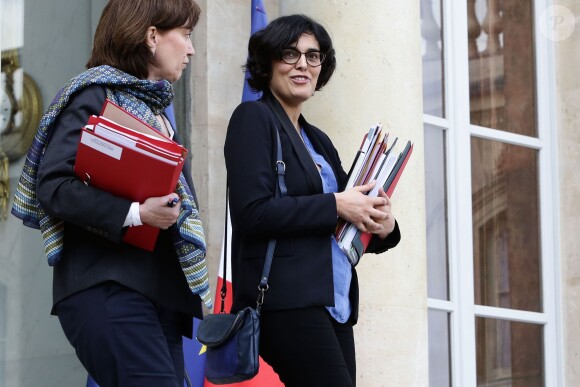 Laurence Rossignol et Myriam El Khomri sortant du conseil des ministres au palais de l'Elysée à Paris, le 13 avril 2016. © Stéphane Lemouton/Bestimage