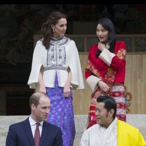 Le prince William, duc de Cambridge, et Kate Catherine Middleton, duchesse de Cambridge, arrivent à la cérémonie de bienvenue au monastère Tashichhodzong à Thimphu, à l'occasion de leur voyage au Bhoutan. Le couple princier sera reçu en audience privée par le roi Jigme Khesar Namgyel Wangchuck et la reine Jetsun Pema. Le 14 avril 2016 © Stephen Lock / Zuma Press / Bestimage 14/04/2016 - Thimphou