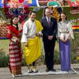 Le prince William, duc de Cambridge, et Kate Catherine Middleton, duchesse de Cambridge, arrivent à la cérémonie de bienvenue au monastère Tashichhodzong à Thimphu, à l'occasion de leur voyage au Bhoutan. Le couple princier sera reçu en audience privée par le roi Jigme Khesar Namgyel Wangchuck et la reine Jetsun Pema. Le 14 avril 2016  14 April 2016. Prince William, Duke of Cambridge and Catherine, Duchess of Cambridge with King Jigme Khesar Namgyel Wangchuck and Queen Jetsun Pem attend a ceremonial welcome and Audience at TashichhoDzong in Thimphu, Bhutan. 14 April 2016.14/04/2016 - Thimphou