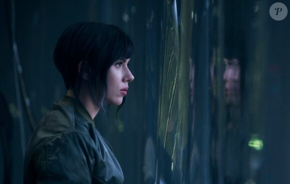 Scarlett Johansson se dévoile dans la première image de Ghost In The Shell.