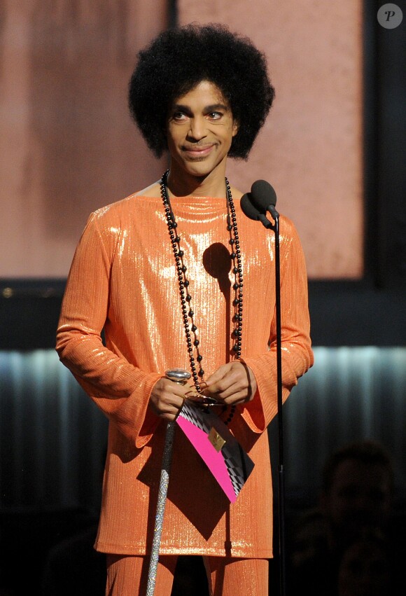 Prince sur la scène lors de la 57e cérémonie des Grammy Awards à Los Angeles, le 8 février 2015