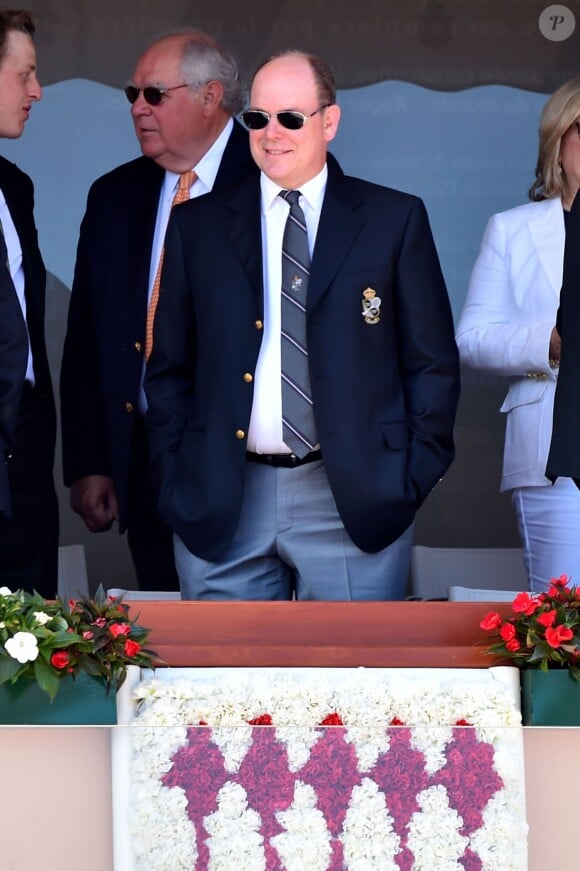 Le prince Albert II de Monaco au Monte-Carlo Country Club lors des demi-finales du Monte-Carlo Rolex Masters, le 16 avril 2016 à Roquebrune-Cap-Martin © Bruno Bebert / Bestimage
