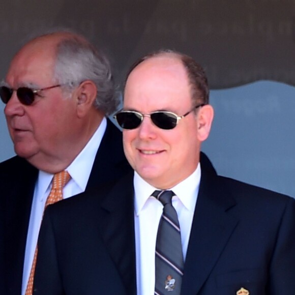 Le prince Albert II de Monaco au Monte-Carlo Country Club lors des demi-finales du Monte-Carlo Rolex Masters, le 16 avril 2016 à Roquebrune-Cap-Martin © Bruno Bebert / Bestimage