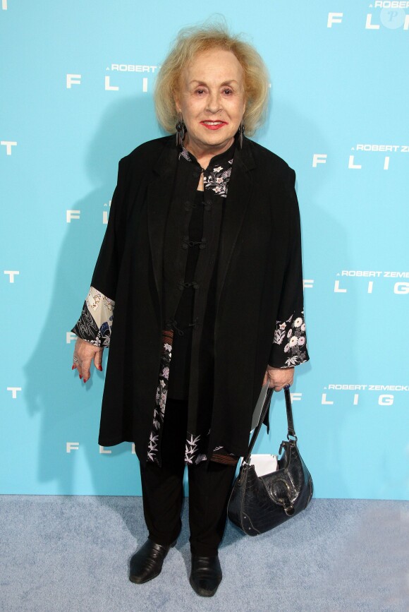 Doris Roberts à l'avant-première du film "Fligt" à Hollywood le 23 octobre 2012