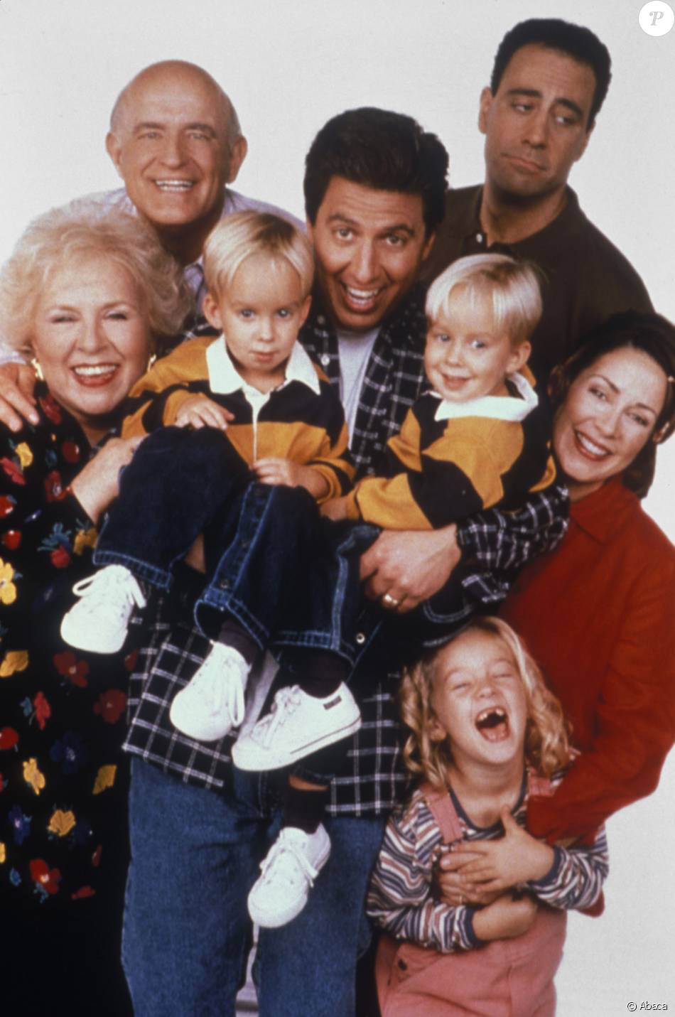 Les acteurs de la série Tout le monde aime Raymond avec Doris Roberts, Peter Boyle, Ray Romano Les acteurs de la série Tout le monde aime Raymond avec Doris Roberts, Peter Boyle, Ray Romano