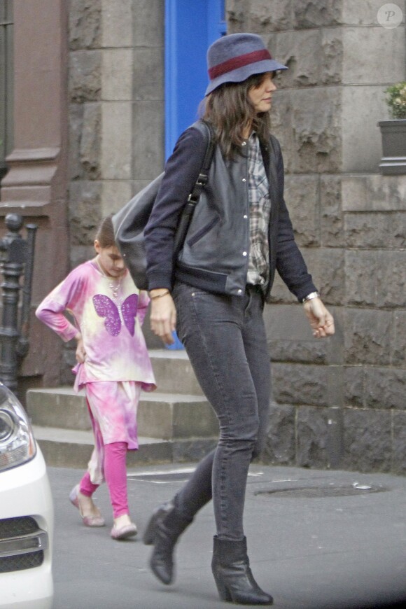 Exclusif - Après avoir fêté son anniversaire, Suri Cruise est allée se promener avec sa maman Katie Holmes et diner au restaurant à New York, le 19 avril 2014