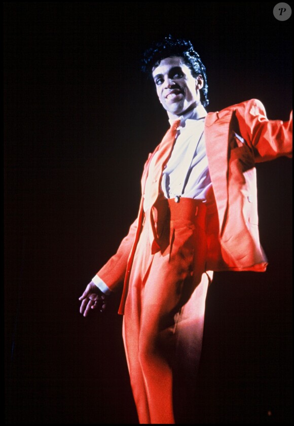 Prince en concert en 1986. Le kid de Minneapolis est mort le 21 avril 2016 à 57 ans.