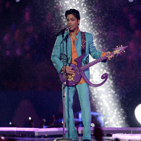 Prince lors du half time show du Super Bowl en 2007 à Miami