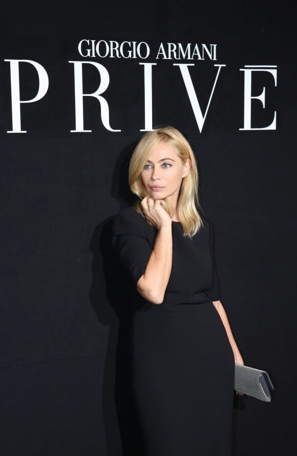 Emmanuelle Béart - People au défilé de mode "Giorgio Armani Privé", Haute-Couture Automne-Hiver 2015/2016, à Paris le 7 juillet 2015