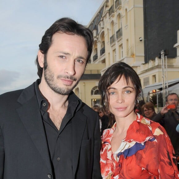 Emmanuelle Béart et Michaël Cohen à Cabourg le 14 juin 2008.