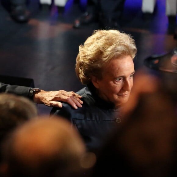 Jacques et Bernadette Chirac à la cérémonie de remise du Prix pour la prevention des conflits de la Fondation Chirac au musée du quai Branly à Paris le 21 novembre 2013