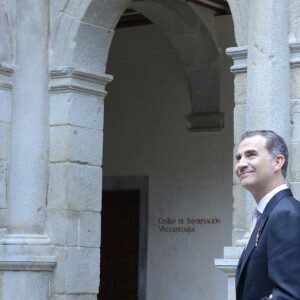 Le roi Felipe IV et la reine Letizia d'Espagne remettaient le 23 avril 2016 à l'Université Alcala de Henares à Madrid le prix de littérature Miguel de Cervantes 2015 à l'écrivain mexicain Fernando del Paso.