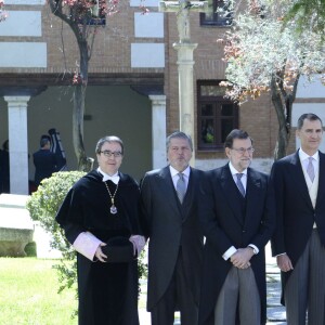 Le roi Felipe IV et la reine Letizia d'Espagne remettaient le 23 avril 2016 à l'Université Alcala de Henares à Madrid le prix de littérature Miguel de Cervantes 2015 à l'écrivain mexicain Fernando del Paso.